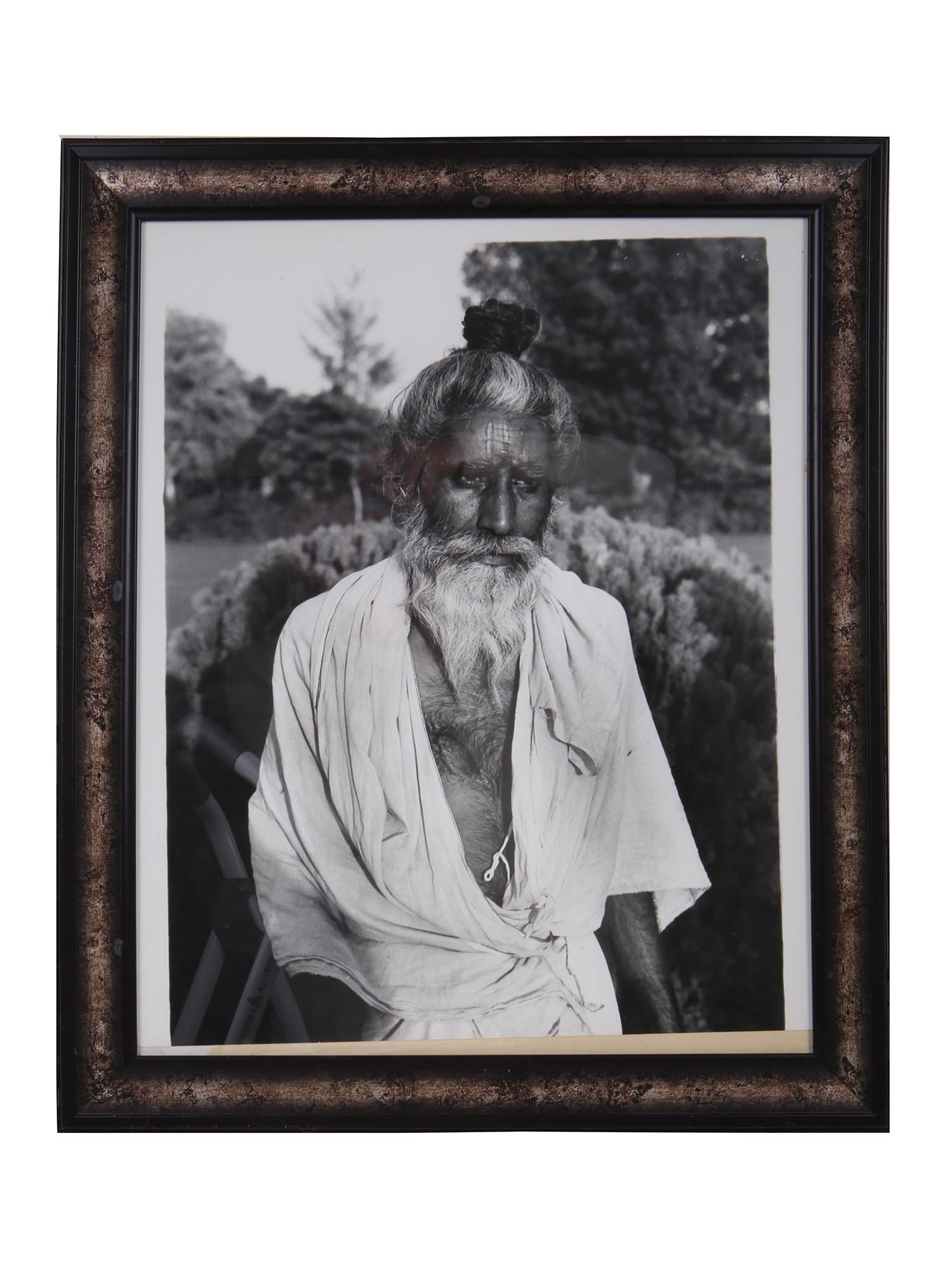 VINTAGE BLACK AND WHITE PHOTO INDIAN MAN FRAMED PIC-0